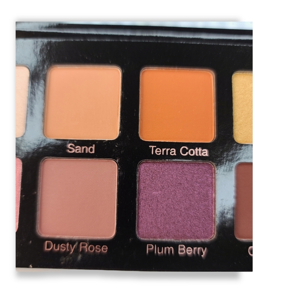 Violet Voss Essentials PRO Series Eyeshadow Palette - Picture 10 of 14